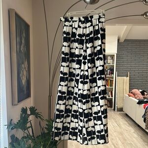 Stylish Black and White Women's Skirt